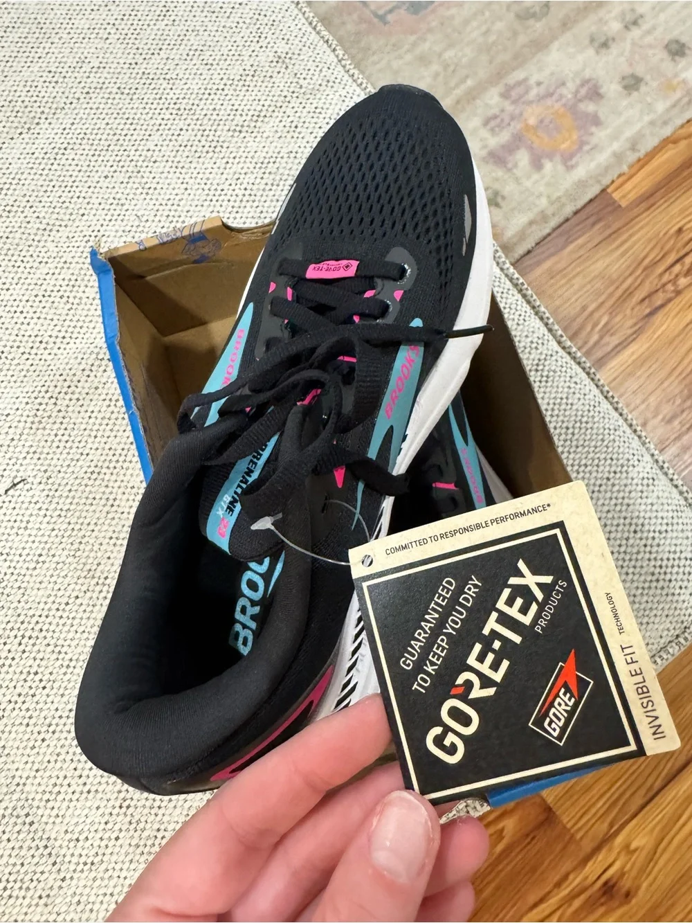 NWT Brooks Adrenaline GTS 23 GTX Women's Running Shoe - Black/Pink